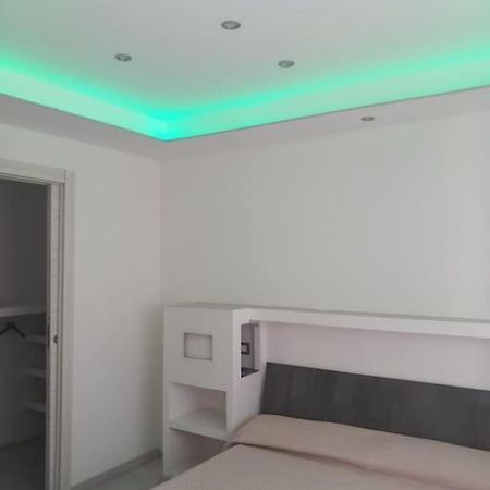 Chromotherapy Flat Monserrato Luaran gambar